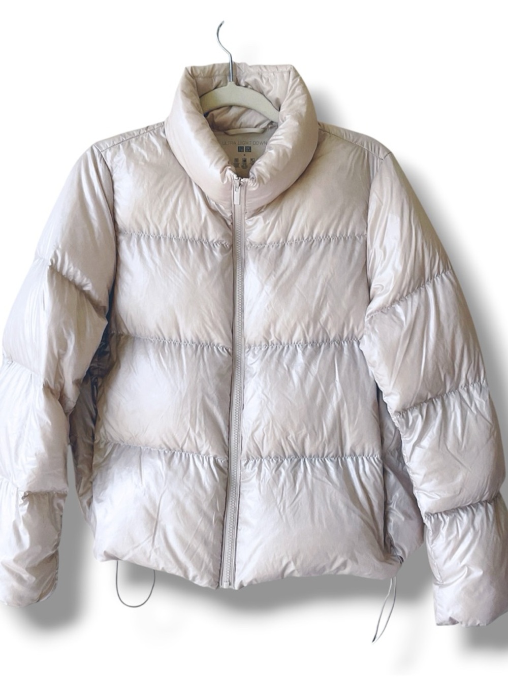 Uniqlo Ultra Light Down Shiny Puffer Jacket in Off-White Size M